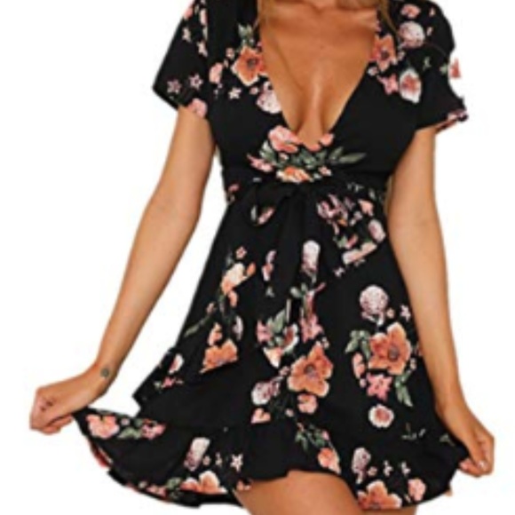 FFLMYUHULIU Dresses & Skirts - NWT Floral Wrap Dress